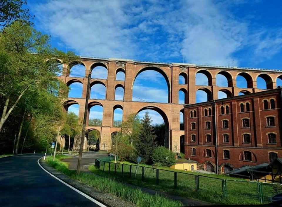 Ferienwohnung "Blick Mylau" - Naehe Freizeitpark Plohn & Weltgroesster Ziegelsteinbruecke Reichenbach im Vogtland Esterno foto